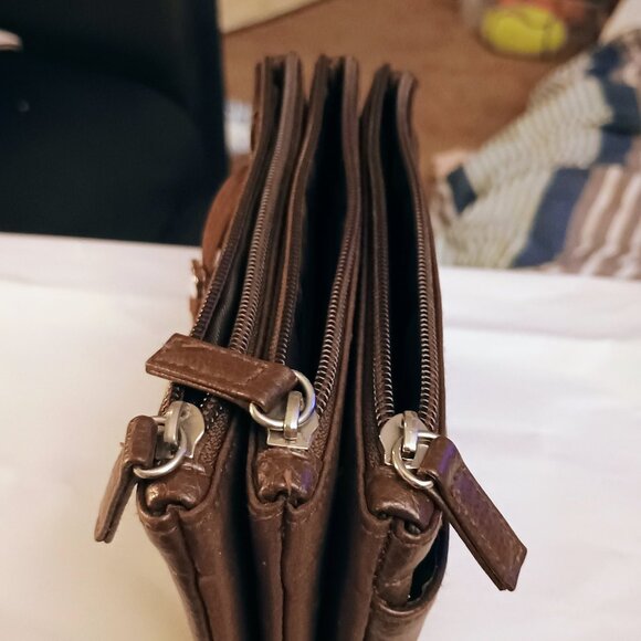 Lot of Three Womens Wallets - Picture 11 of 15